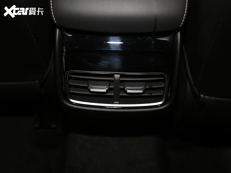 2020si6 MAX 300TGI ԄˬĻ{Supreme