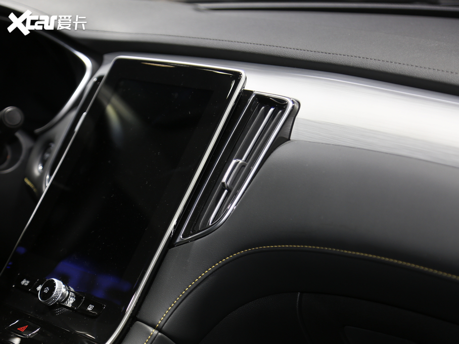 2020si6 MAX 300TGI ԄˬĻ{Supreme