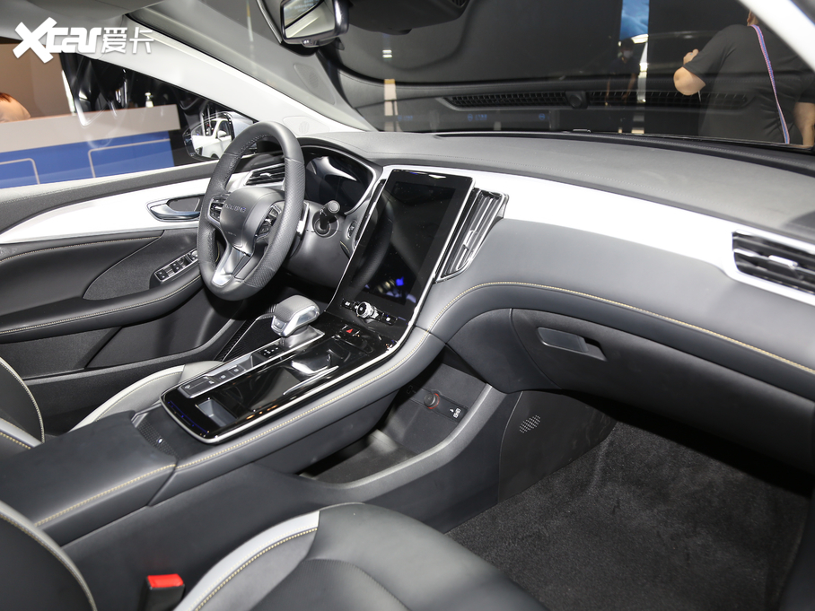 2020si6 MAX 300TGI ԄˬĻ{Supreme