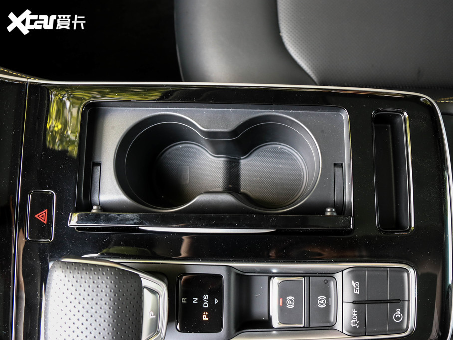 2020si6 MAX 300TGI ԄˬĻ{Supreme