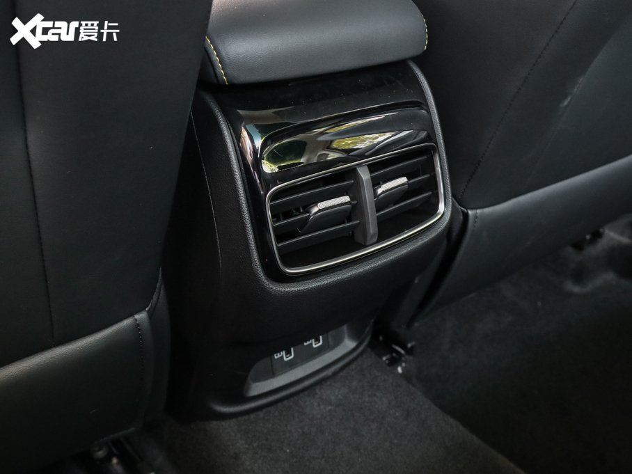 2020si6 MAX 300TGI ԄˬĻ{Supreme