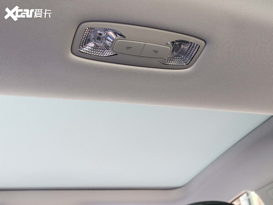 2020si6 MAX 300TGI ԄˬĻ{Supreme