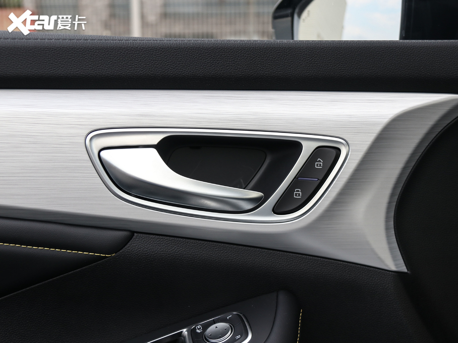 2020si6 MAX 300TGI ԄˬĻ{Supreme