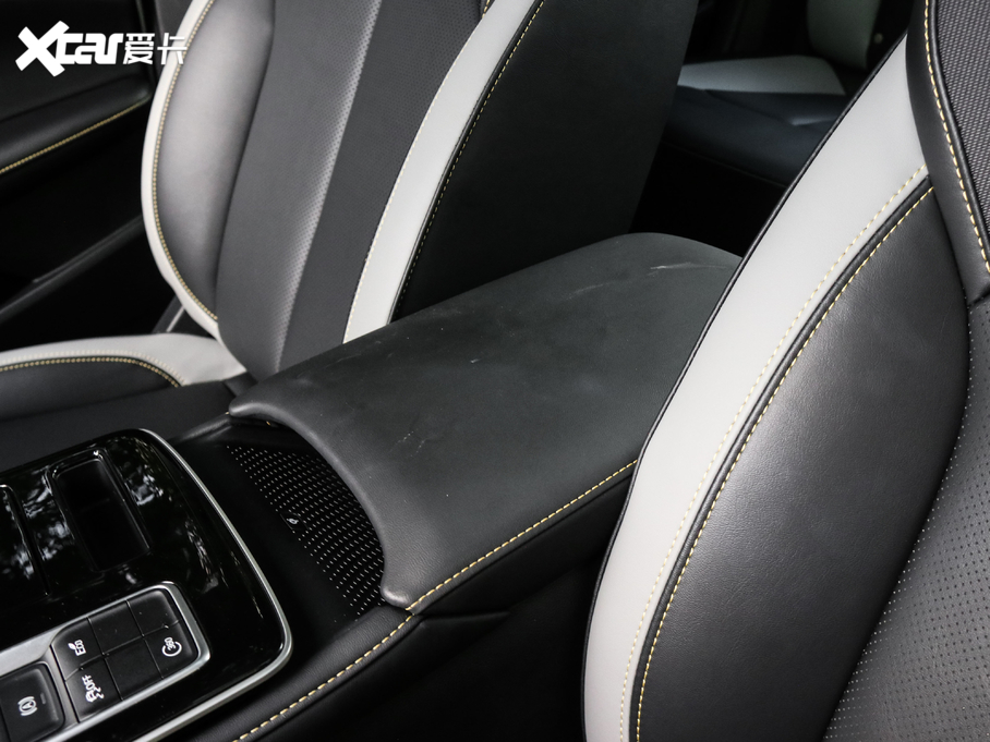 2020si6 MAX 300TGI ԄˬĻ{Supreme