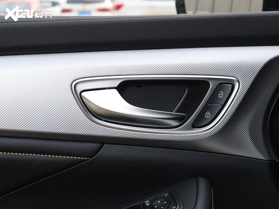 2020si6 MAX 300TGI Ԅ(dng)ˬ{