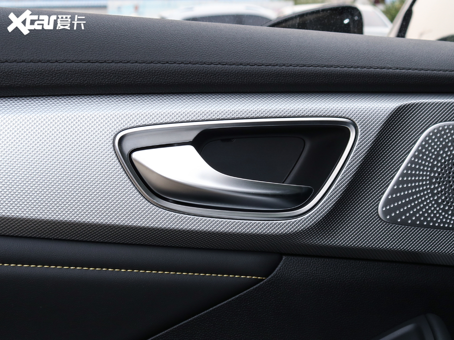 2020si6 MAX 300TGI Ԅ(dng)ˬ{