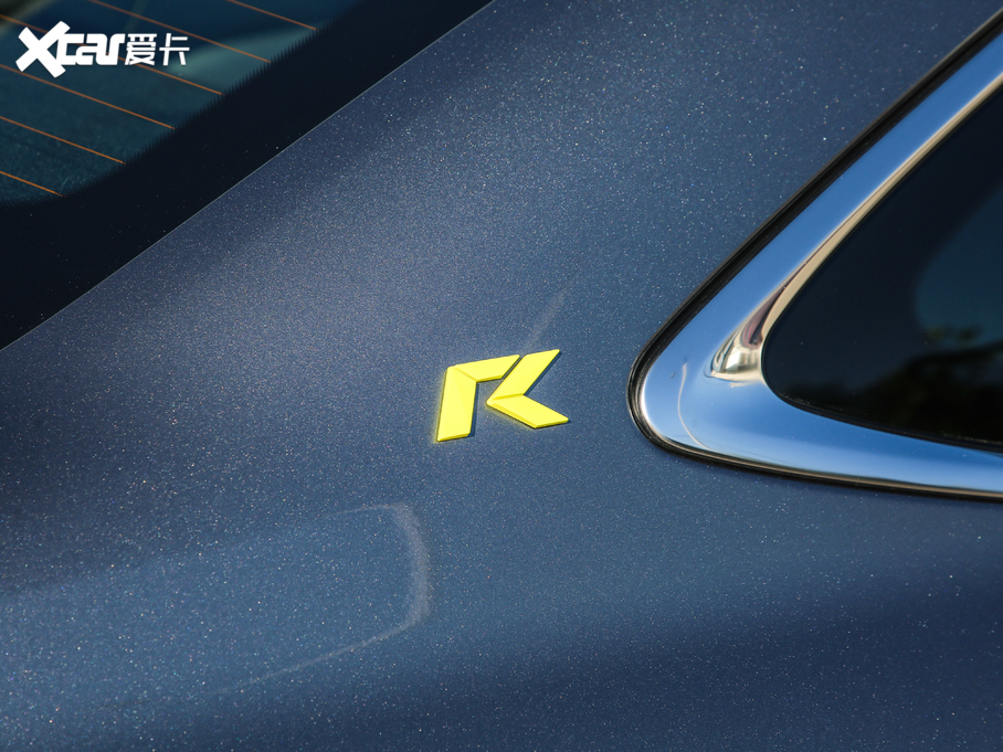 2020si6 MAX 300TGI ԄˬĻ{Supreme