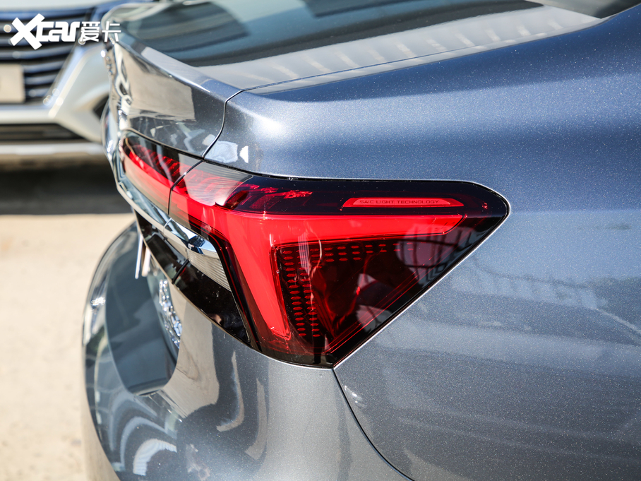 2020si6 MAX 300TGI ԄˬĻ{Supreme