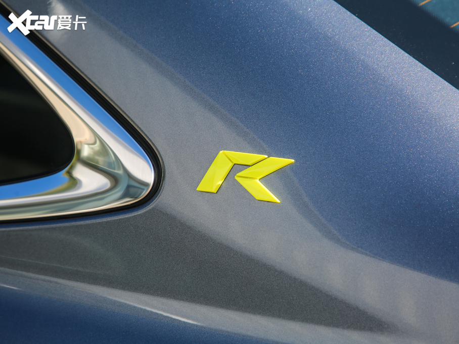 2020si6 MAX 300TGI ԄˬĻ{Supreme