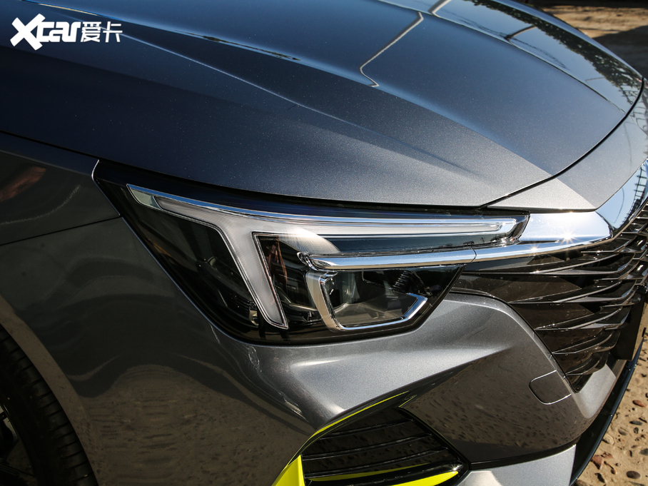 2020si6 MAX 300TGI ԄˬĻ{Supreme