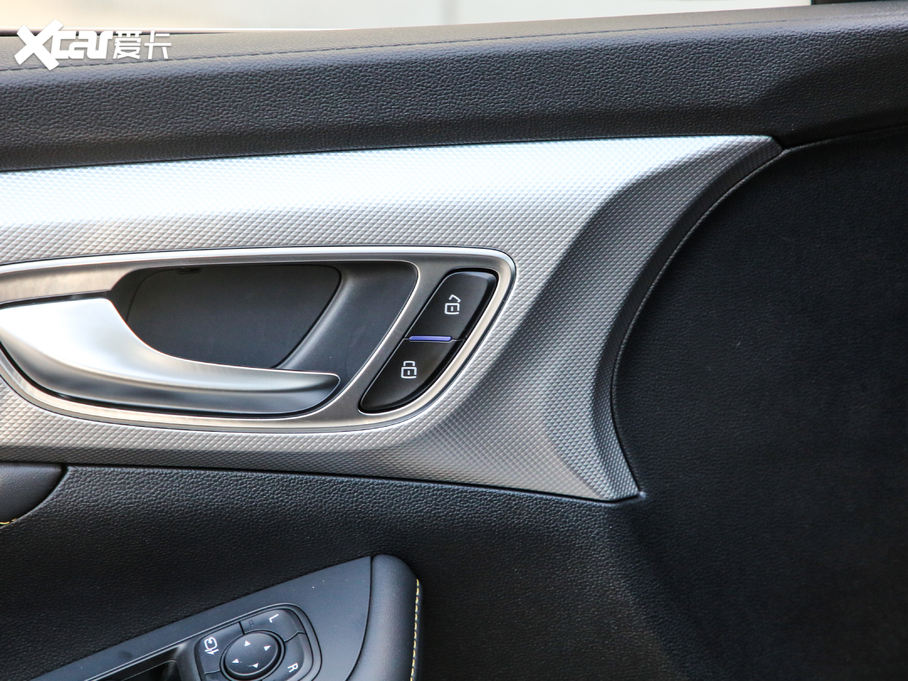 2020si6 MAX 300TGI ԄˬĻ{Supreme