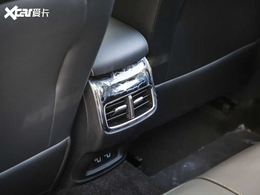 2020si6 MAX 300TGI ԄˬĻ{Supreme