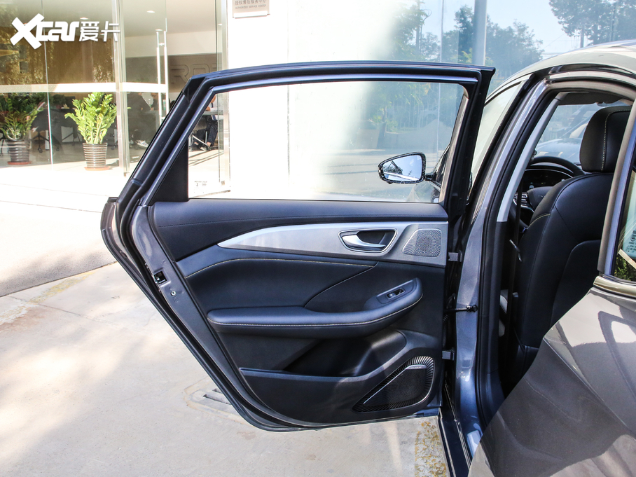 2020si6 MAX 300TGI ԄˬĻ{Supreme