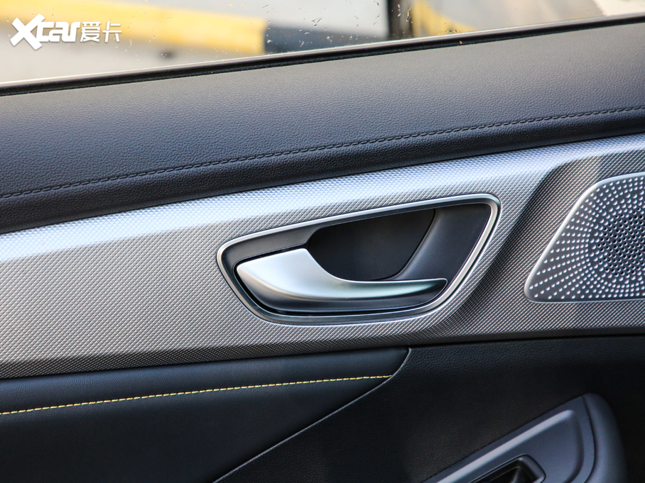 2020si6 MAX 300TGI ԄˬĻ{Supreme