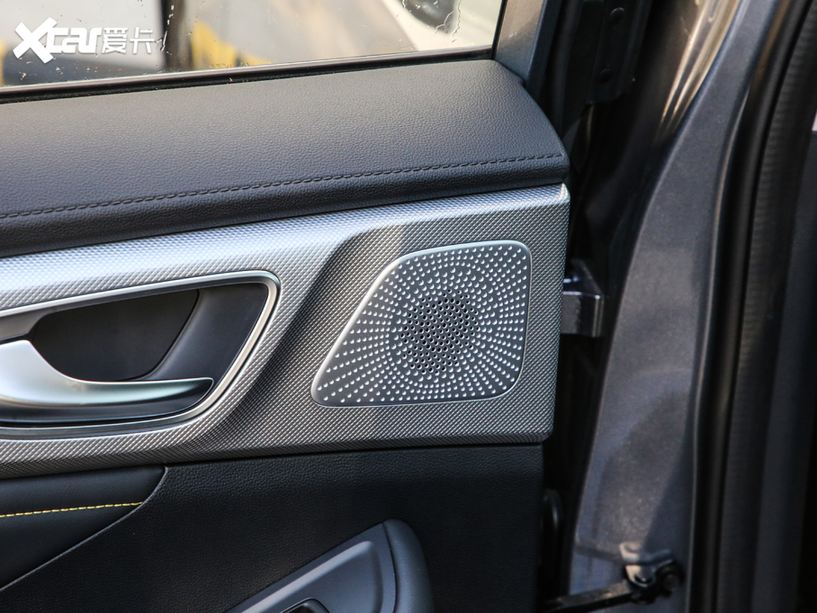 2020si6 MAX 300TGI ԄˬĻ{Supreme