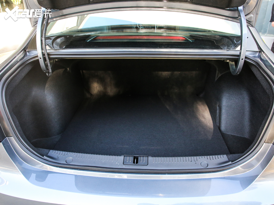 2020si6 MAX 300TGI ԄˬĻ{Supreme