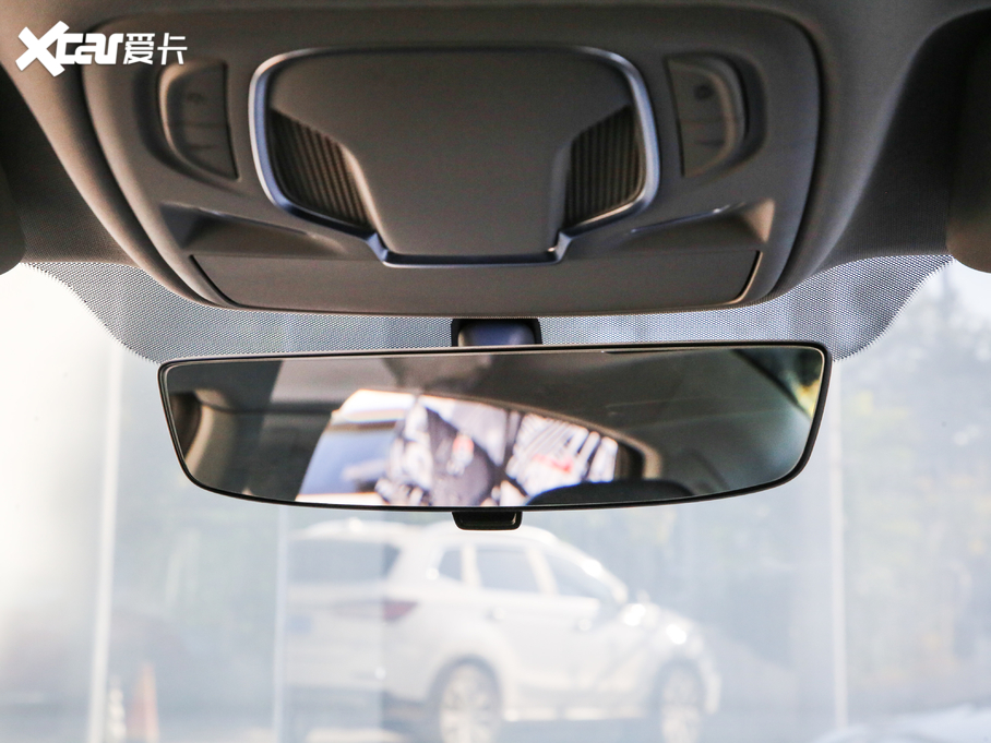 2020si6 MAX 300TGI ԄˬĻ{Supreme