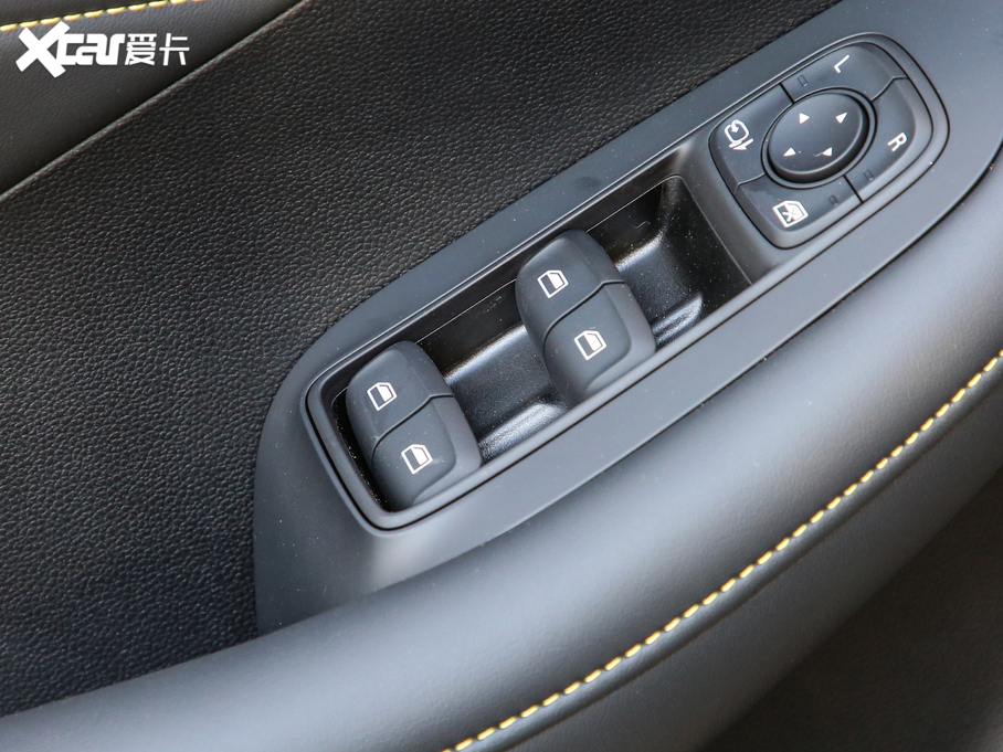 2020si6 MAX 300TGI ԄˬĻ{Supreme