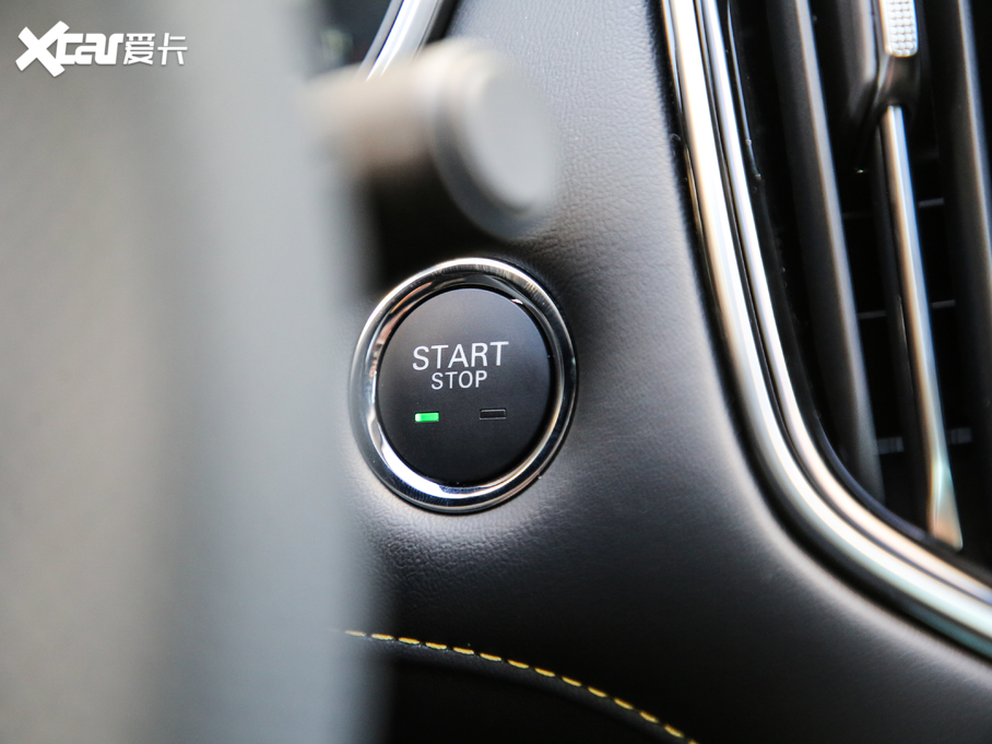 2020si6 MAX 300TGI ԄˬĻ{Supreme