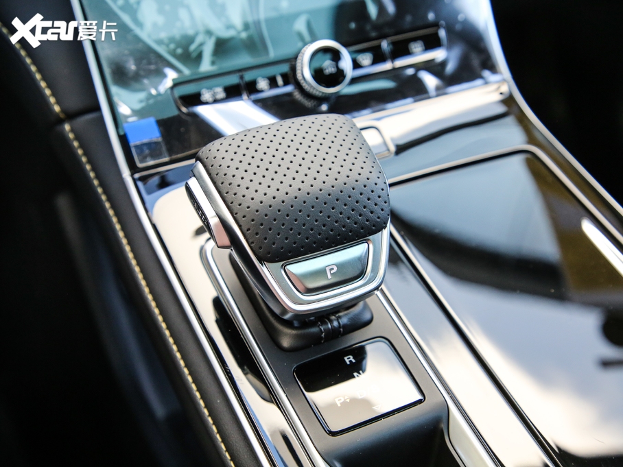 2020si6 MAX 300TGI ԄˬĻ{Supreme