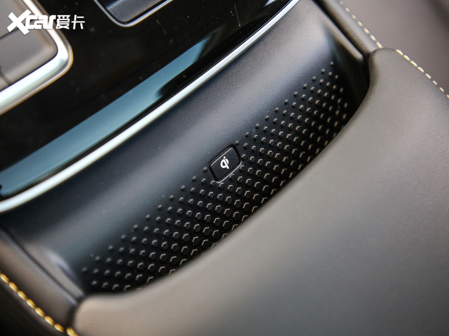 2020si6 MAX 300TGI ԄˬĻ{Supreme