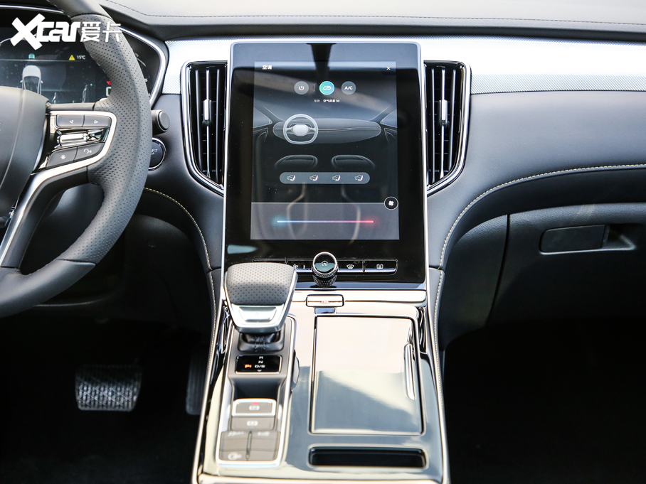 2020si6 MAX 300TGI ԄˬĻ{Supreme