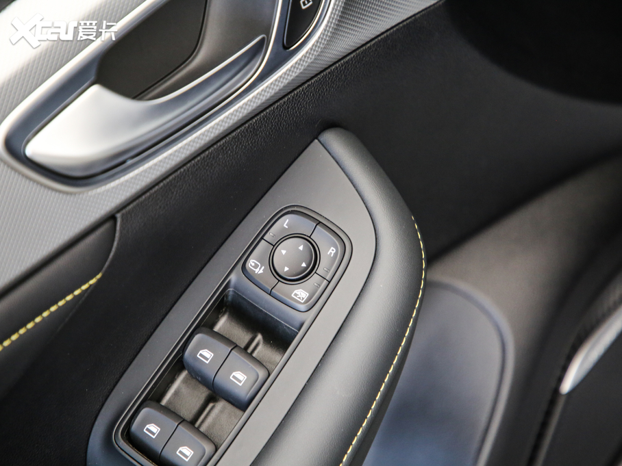 2020si6 MAX 300TGI Ԅ(dng)ˬ{