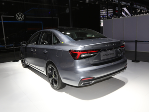 2020300TGI ԄˬĻ{Supreme w^