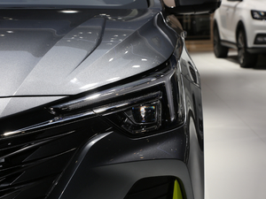 2020300TGI ԄˬĻ{Supreme ^