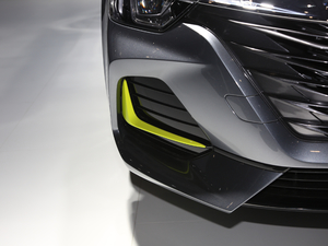 2020300TGI ԄˬĻ{Supreme ^