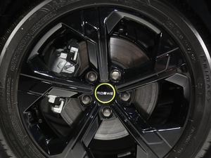 2020300TGI ԄˬĻ{Supreme ^