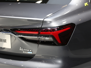 2020300TGI ԄˬĻ{Supreme ^