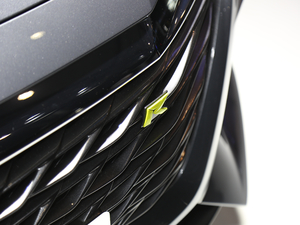 2020300TGI ԄˬĻ{Supreme ^