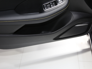 2020300TGI ԄˬĻ{Supreme g