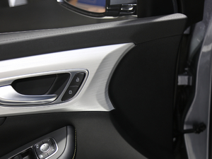 2020300TGI ԄˬĻ{Supreme g