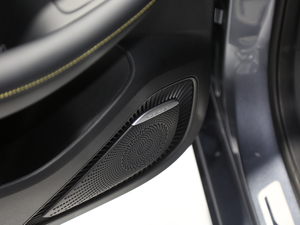 2020300TGI ԄˬĻ{Supreme g