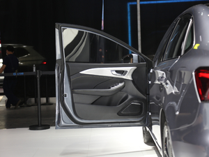 2020300TGI ԄˬĻ{Supreme g