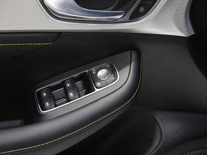 2020300TGI ԄˬĻ{Supreme п؅^