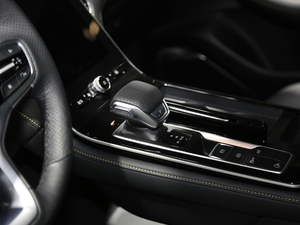 2020300TGI ԄˬĻ{Supreme п؅^