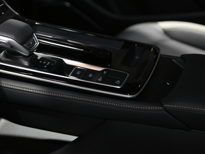 2020300TGI ԄˬĻ{Supreme п؅^