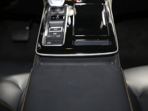 2020300TGI ԄˬĻ{Supreme п؅^