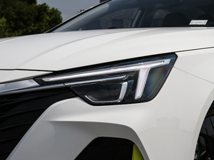 2020300TGI ԄˬĻ{Supreme ^