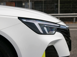 2020300TGI ԄˬĻ{Supreme ^