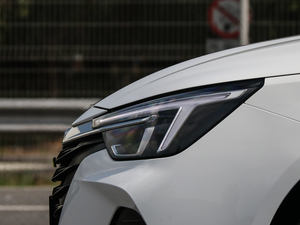 2020300TGI ԄˬĻ{Supreme ^