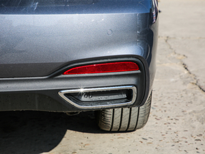 2020300TGI ԄˬĻ{Supreme ^