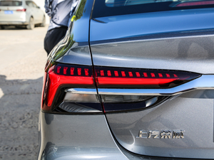 2020300TGI ԄˬĻ{Supreme ^