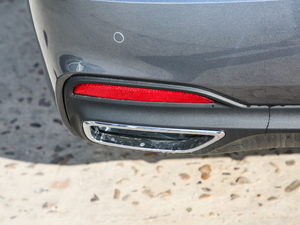 2020300TGI ԄˬĻ{Supreme ^