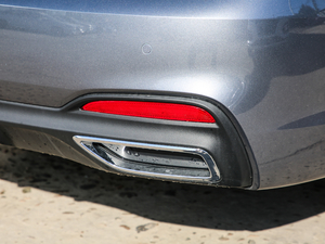 2020300TGI ԄˬĻ{Supreme ^