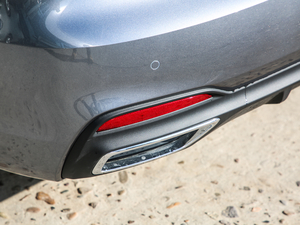 2020300TGI ԄˬĻ{Supreme ^