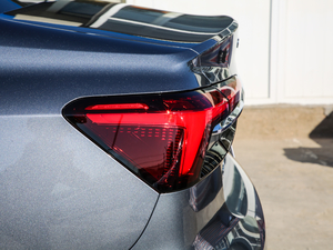 2020300TGI ԄˬĻ{Supreme ^